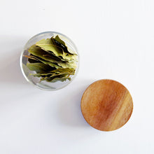 Load image into Gallery viewer, Glass Spice Jar With White Personalised Label And Airtight Acacia Wood Lid