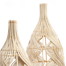 Load image into Gallery viewer, Image of the Garaffa rattan lampshade showing woven details