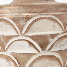 Load image into Gallery viewer, Kingsbury large natural mango wood table lamp detail.