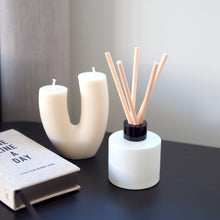 Load image into Gallery viewer, Matt White Glass Diffuser Bottle And Reeds