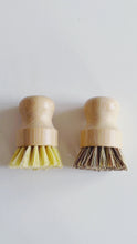 Load and play video in Gallery viewer, Set Of 2 Dish Brushes - Washing Up Scrubbing Brush Shelf Life
